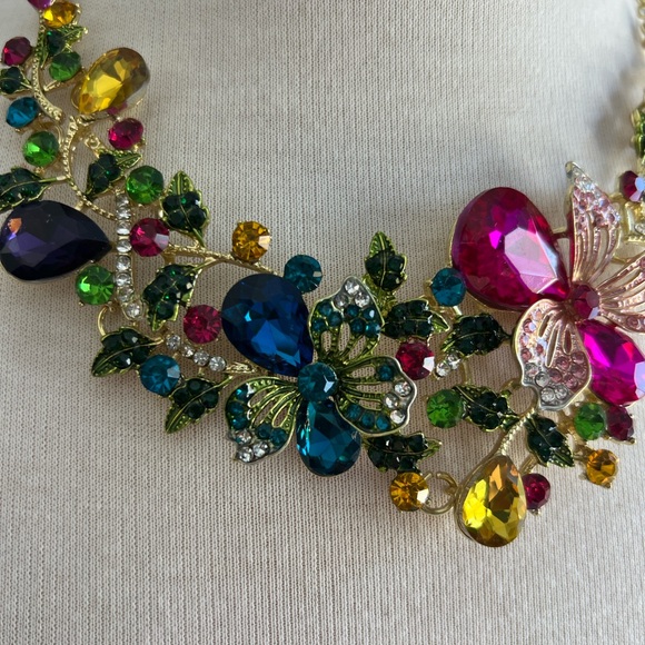 Aratta Colorful Floral Rhinestone Statement Necklace and Earring Set - Picture 3 of 7